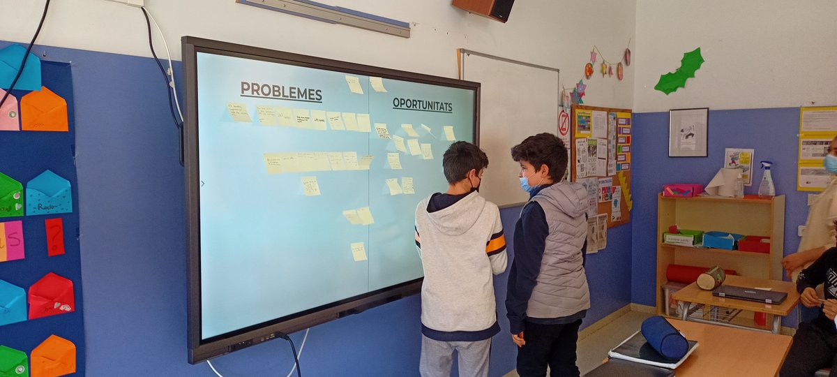 INSAntoniPous's tweet photo. Fem recerca participativa!
Els grups de 1r i 3r d'ESO i 1r de BAT han participat en la recerca participativa del Projecte Escoles Sentinella que té com a objectiu la millora del model de promoció de la salut mental als centres educatius. @IrsiCaixa, @ceeiscat, #EscolesSentinella https://t.co/T4ZvgnFkbv