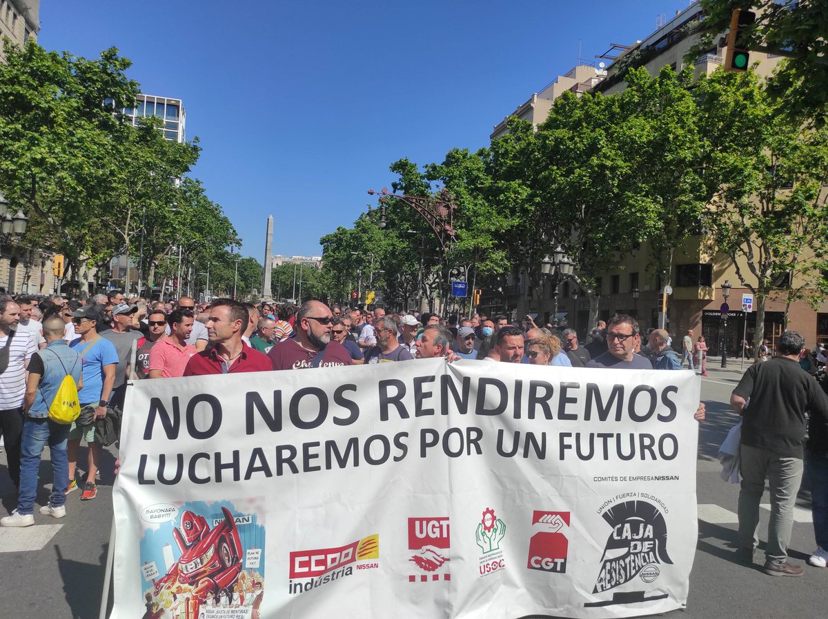 📢Comença la manifestació pel futur de Nissan
👷🏼‍♂️Exigim la reindustrialització ja!
💪No ens rendirem!
#NissanEnLucha