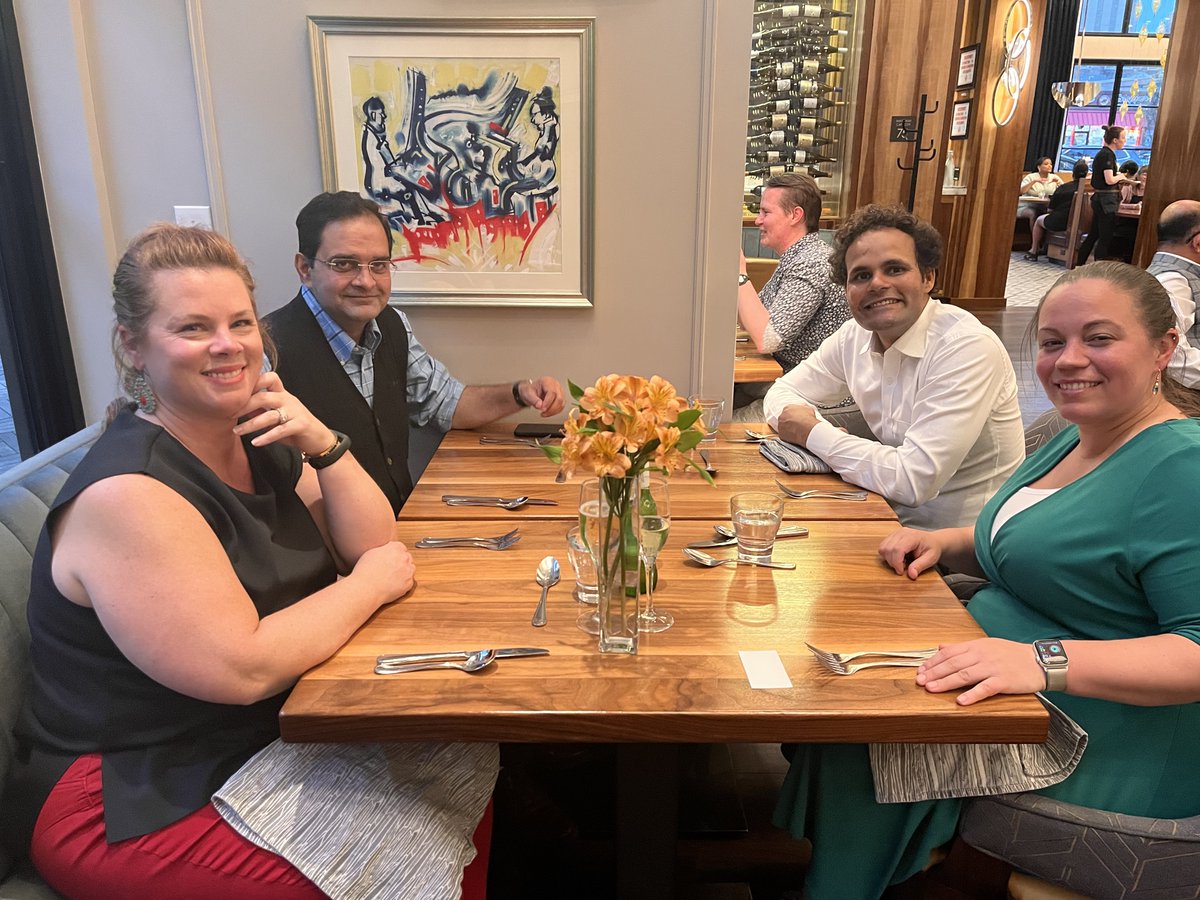 EPIC_India's tweet photo. Day 3: All the visiting #IndianMPs met with @LFFriedman, a @nytimes journalist, to discuss climate policy and give their local viewpoints. Following that, @priyankac19 participated in a public discussion titled "Can the World Phase Out Fossil Fuels?" 1/3
#LegislatorsProgram2022 https://t.co/EIKPvt5Num
