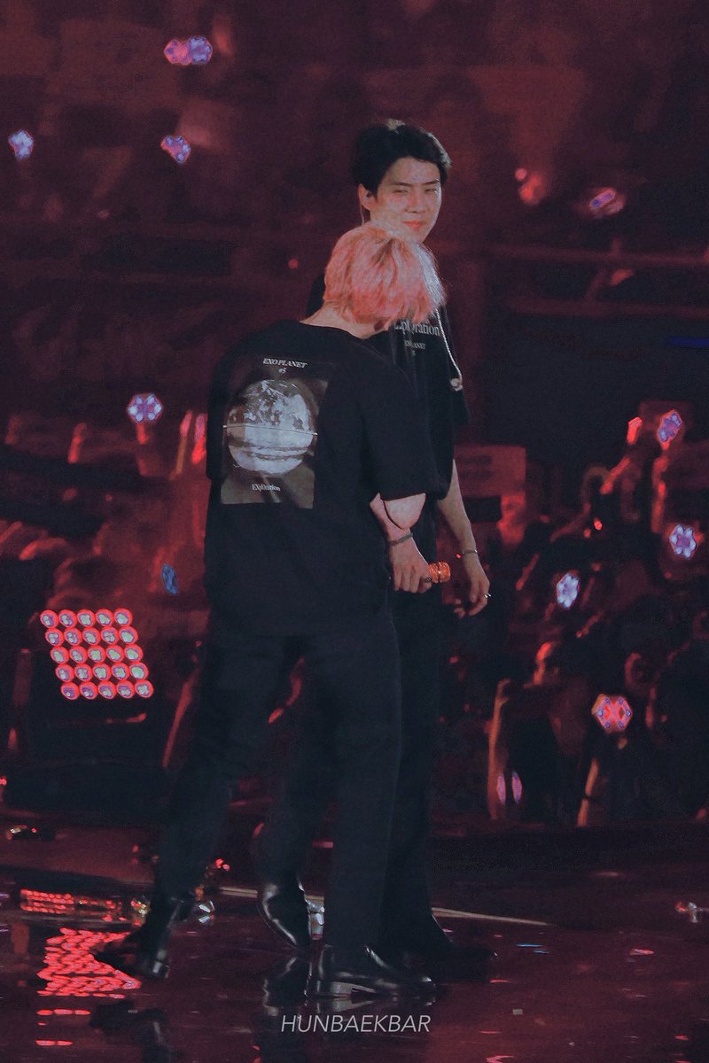 #세훈 #백현 #세백 #훈백 
#sebaek #hunbaek #勋白
#Baekhyun #Sehun #伯贤 #世勋
What funny thing did Hyunee done?🤔