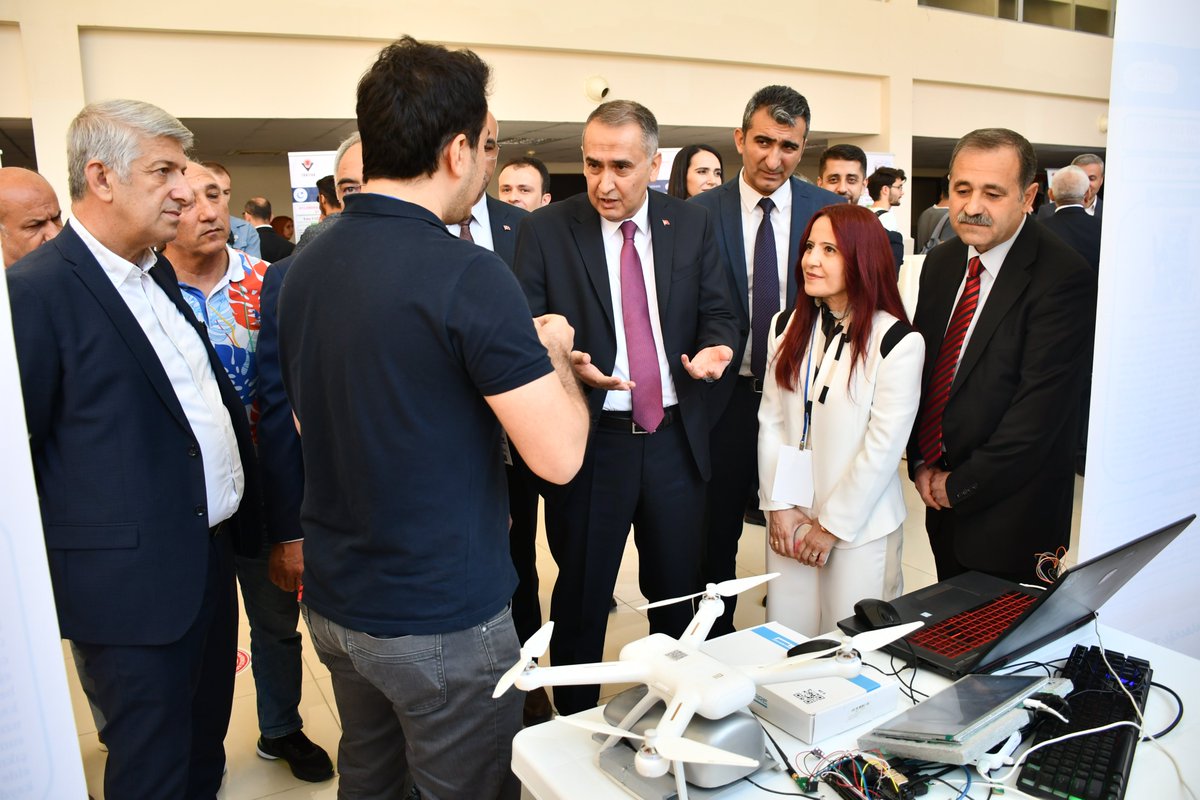 adiyamantso's tweet photo. Yönetim Kurulu Başkan Yardımcımız @metingunay02 Adıyaman Üniversitesi Teknoloji Transfer Ofisi tarafından düzenlenen Ar-Ge ve İnovasyon Proje Pazarı etkinliğine katıldı.
@adyu2006 @ProfDrMTurgut @adiyamangovtr @mustafauslu_02 https://t.co/IiQeARAsOU