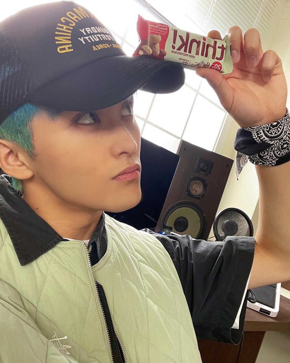 LOOKSMKL's tweet photo. nct dream ig post #MARK

“just think-in' lol” https://t.co/68sVFwald3