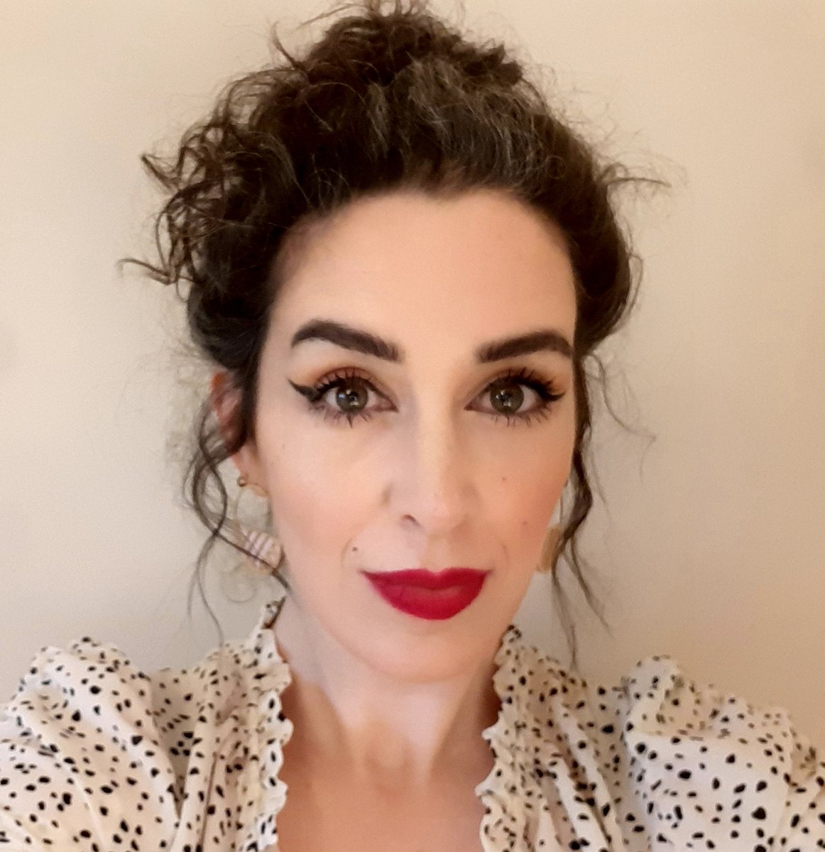 Watch Victoria Kennefick reading 'Intercession to St Anthony: bit.ly/3M4l98d

<a href="/VKennefick/">Dr Victoria Kennefick (She/Her)🍉</a> is one of 10 poets who will engage w/ archives relating to the War of Independence &amp; Civil War for a commission by <a href="/UCDLibrary/">UCD Library</a> &amp; <a href="/poetryireland/">Poetry Ireland / Éigse Éireann</a>. #Centenaries 
<a href="/UCDPoetry/">UCD Poetry</a> <a href="/Carcanet/">Carcanet Press</a>