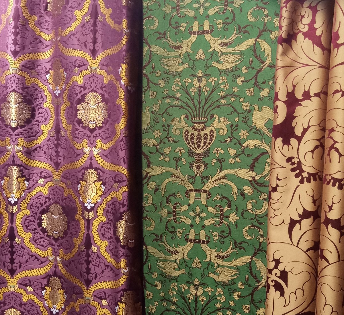 EleanorPe's tweet photo. The mildly bonkers world of museums @MandHShow today and tomorrow.

Renaissance fabrics, anyone? https://t.co/I8WZg73HxI