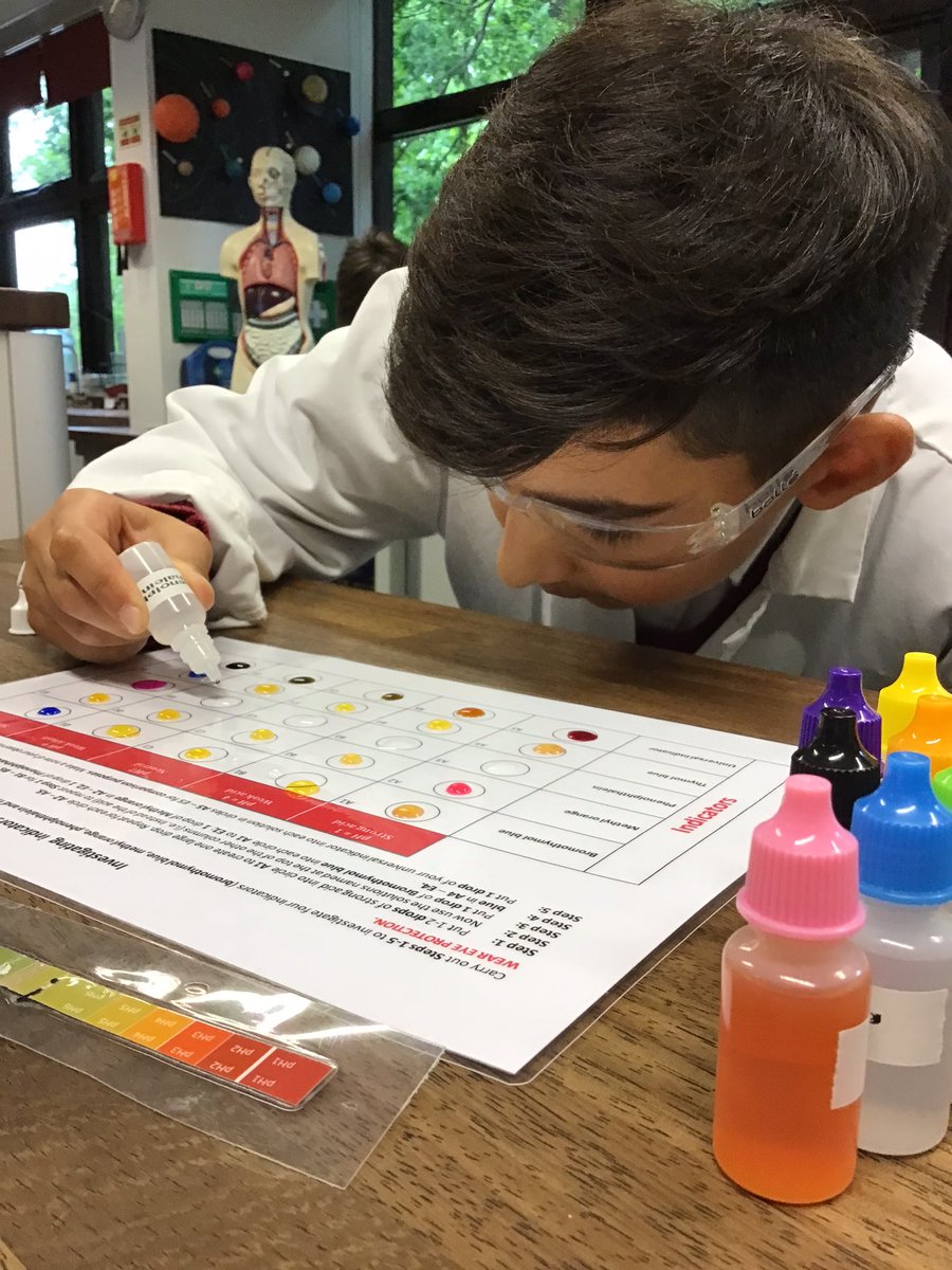 OrleyFarmSchool's tweet photo. Our brilliant Science Technician Mr Amaslidis, has introduced a new colourful and exciting #microscale experiment, that year 7 students simply loved! Thank you to @CLEAPSS and @RoySocChem for the guidance and support in setting this up.
#OFSscience https://t.co/pVpIWEOrOF