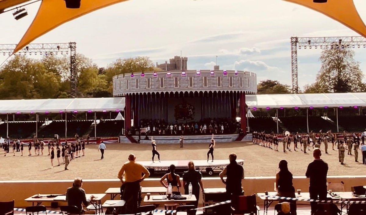 jesslipmakeup's tweet photo. First show day
 #PlatinumJubilee #windsorcastle https://t.co/5JiZ1KpgQR