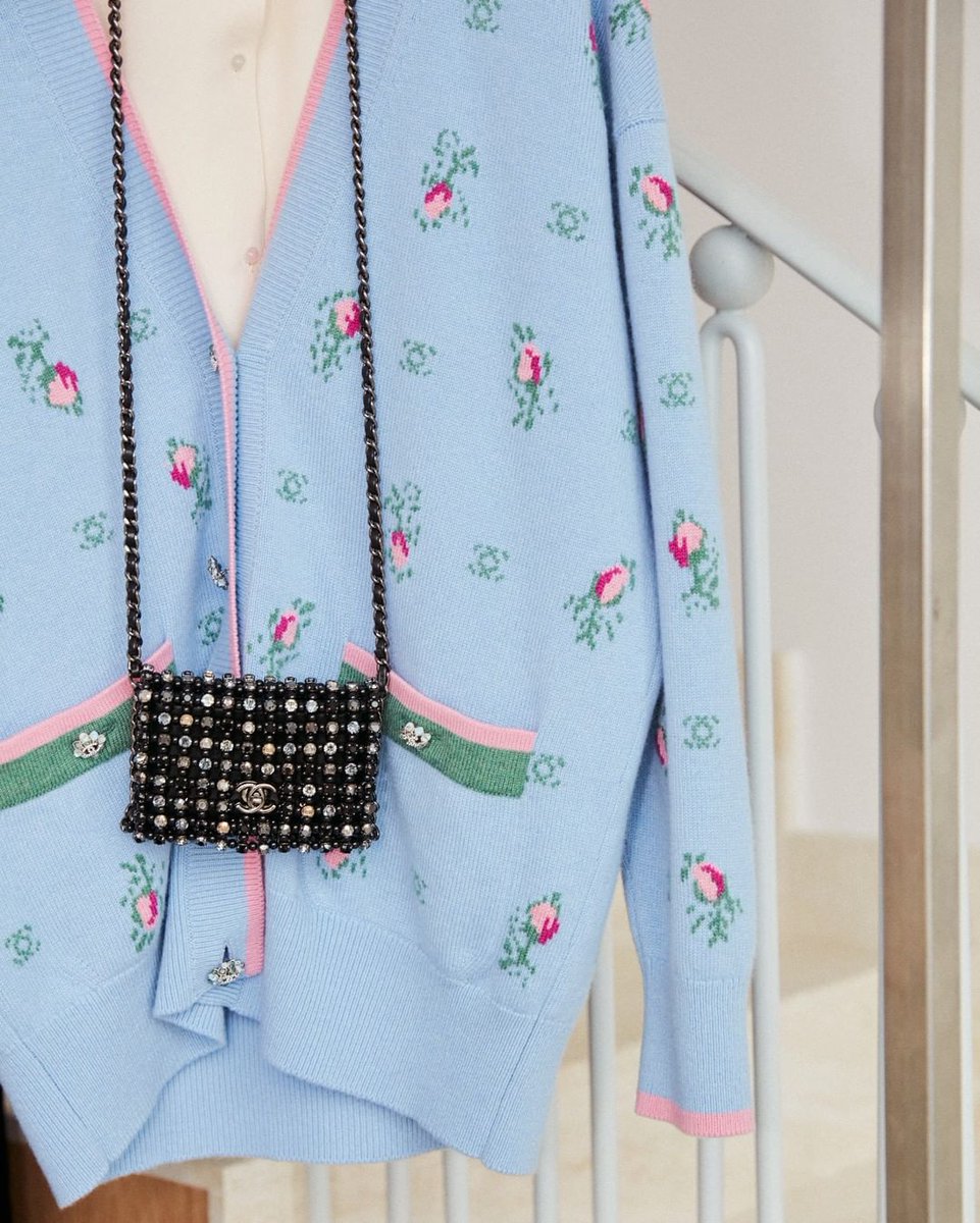 sauruseu's tweet photo. ㅤㅤ
ㅤㅤ
Only_kgee
━━━━━━━━━━━━

SEAN's look for the CHANEL 2022/23 show. 🧚‍♀️

#byGEEEUN #bySEAN

♥️ 8,054 likes
💬 818 commentsㅤ　
ㅤㅤ
ㅤㅤ https://t.co/QMsQN3OzMv