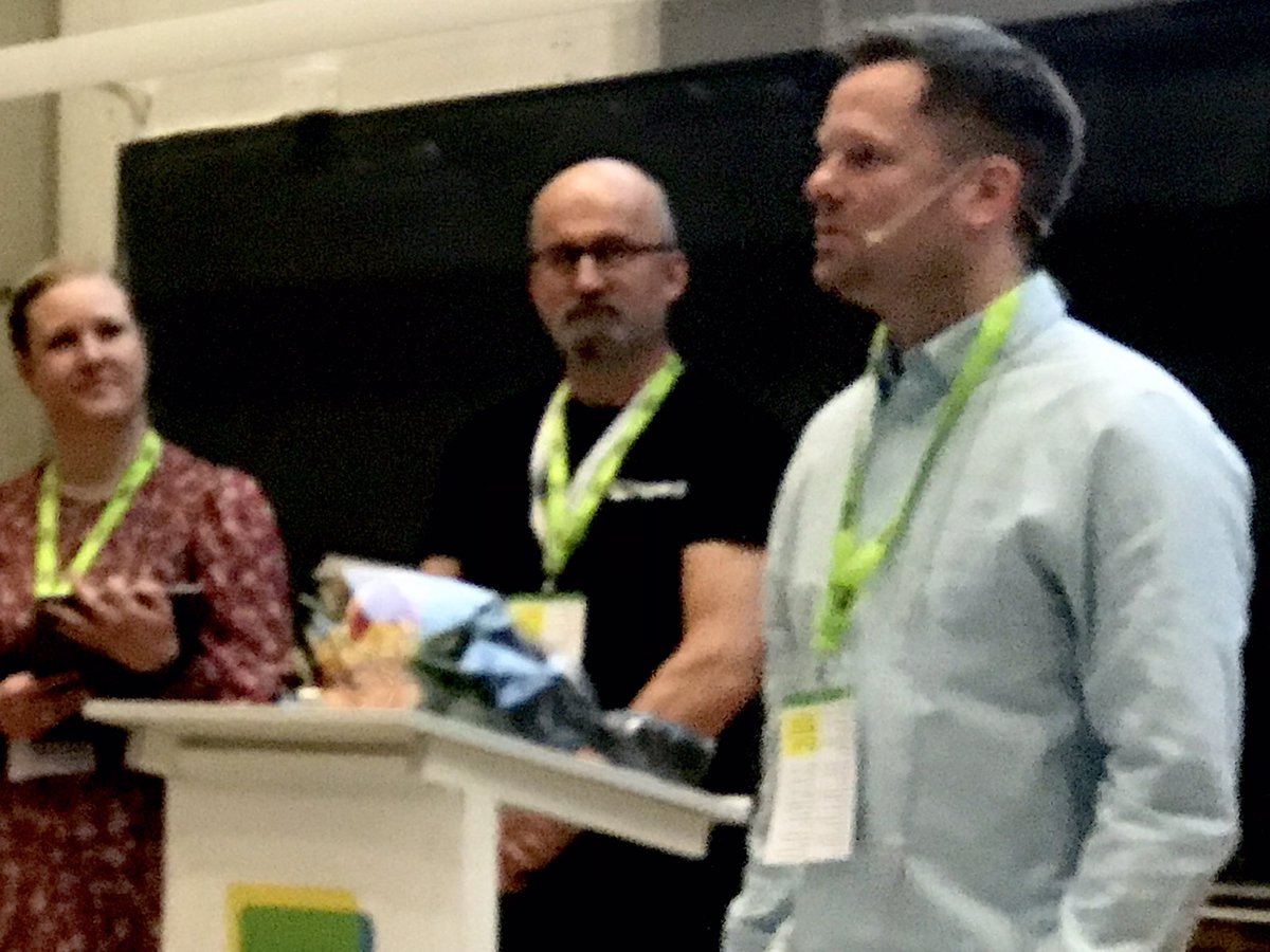 Gratulerer Terje Pedersen med gullepleprisen2022 <a href="/NKULkonf/">NKUL</a> 2022.  @terjepe #nkul2022