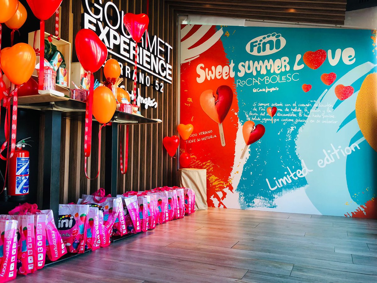 Fini_golosinas's tweet photo. Hoy presentamos #SweetSummerLove o, lo que es lo mismo, tu próximo amor de verano 💘 junto a @RRRocambolesc y @jordirocasan 🍑 https://t.co/6i19EXy3q1