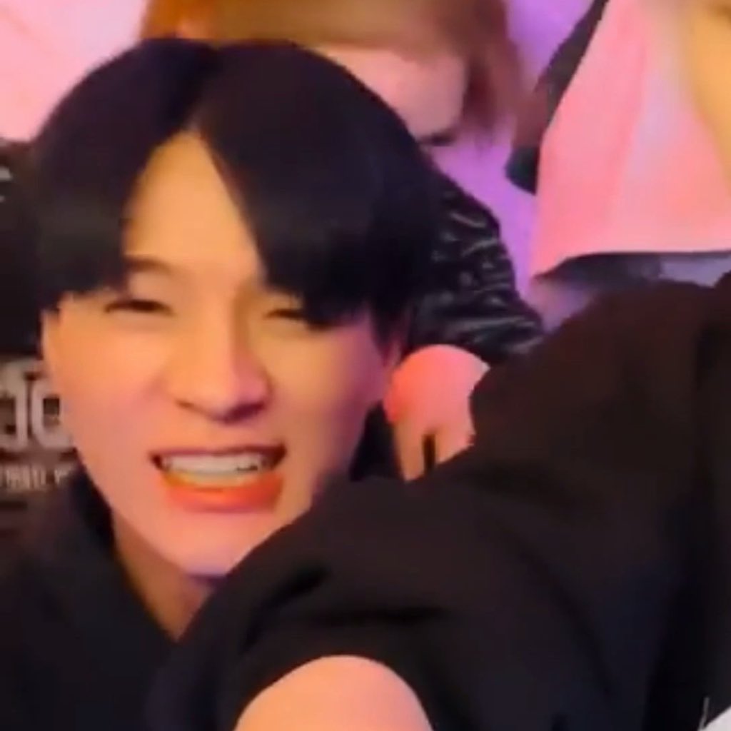 ♡‧₊˚ ηαуαм🐶.´ ㅅ` tweet media