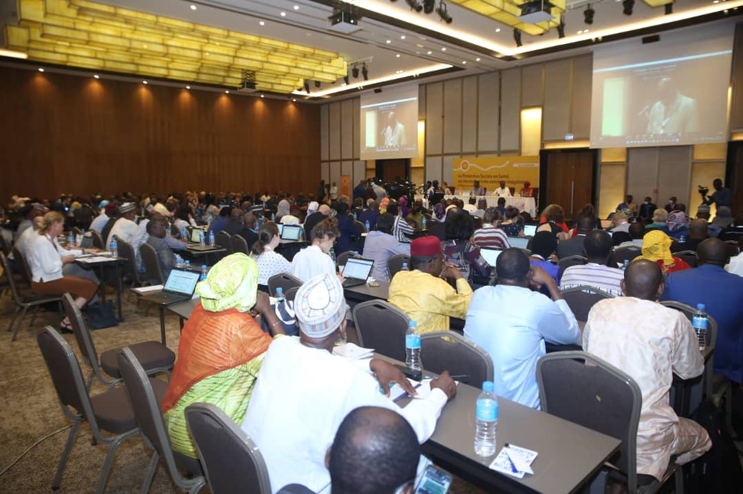 💬2ème jour de débats pour la Conférence "La protection sociale en santé: un chemin de lutte contre les inégalités"au Niger.Au📅du jour: le rôle de la société civile dans la protection sociale en santé (PSS), l'équité ou encore les stratégies de gratuité des soins.