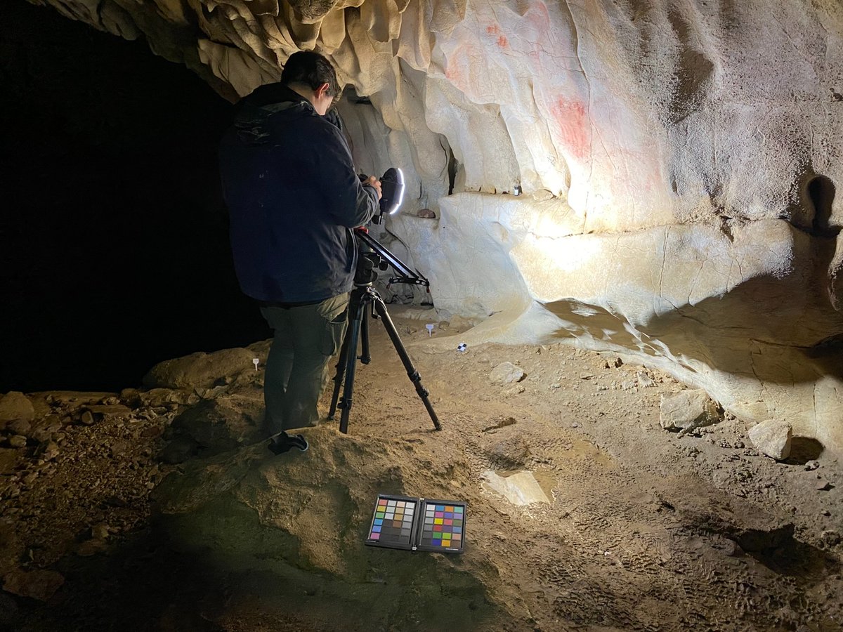 PreGraphity's tweet photo. También fotografiaron por completo la cueva para crear un modelo fotogramétrico de alta resolución, que puede superponerse al modelo 3D para reconstruir virtualmente el yacimiento. @GIMGeomatics https://t.co/IAW0d7AXPl