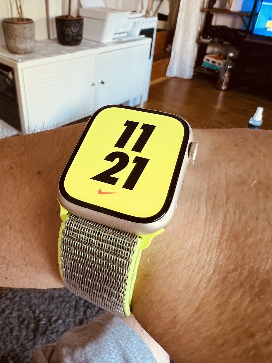 ralf_pecher's tweet photo. Ne coole Sommer Kombi, oder …?
#AppleWatch #Serie7 #NikeEdition #45mm #SportLoop #Sommer https://t.co/HcqzP4SNhR