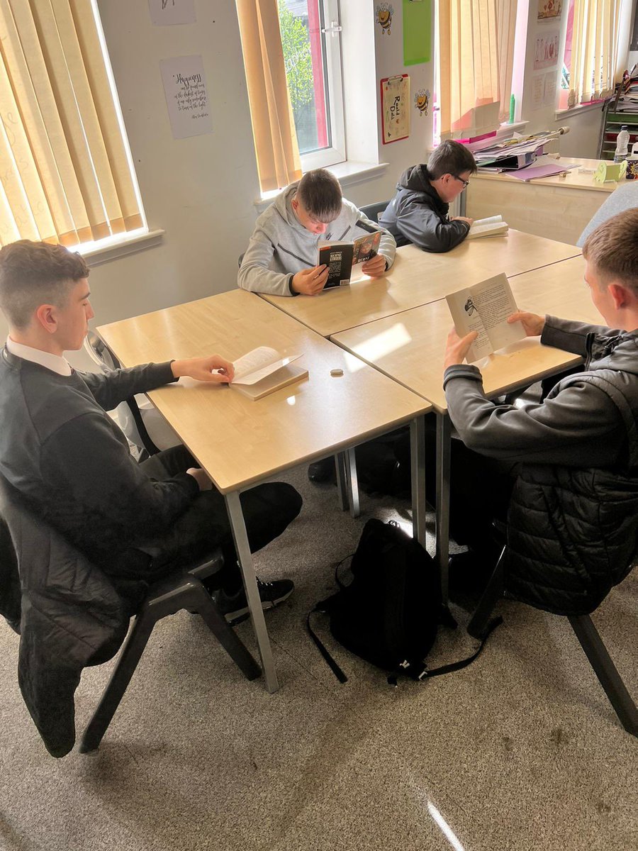 CaldervaleLib's tweet photo. Mrs Michie’s S3 class taking a 6 minute pledge break for #Keeptheheid. Hopefully lots of book recommendations coming to the library soon. #ReadingSchools https://t.co/aGPrShtMd0