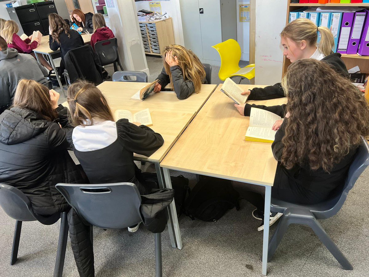 CaldervaleLib's tweet photo. Mrs Michie’s S3 class taking a 6 minute pledge break for #Keeptheheid. Hopefully lots of book recommendations coming to the library soon. #ReadingSchools https://t.co/aGPrShtMd0