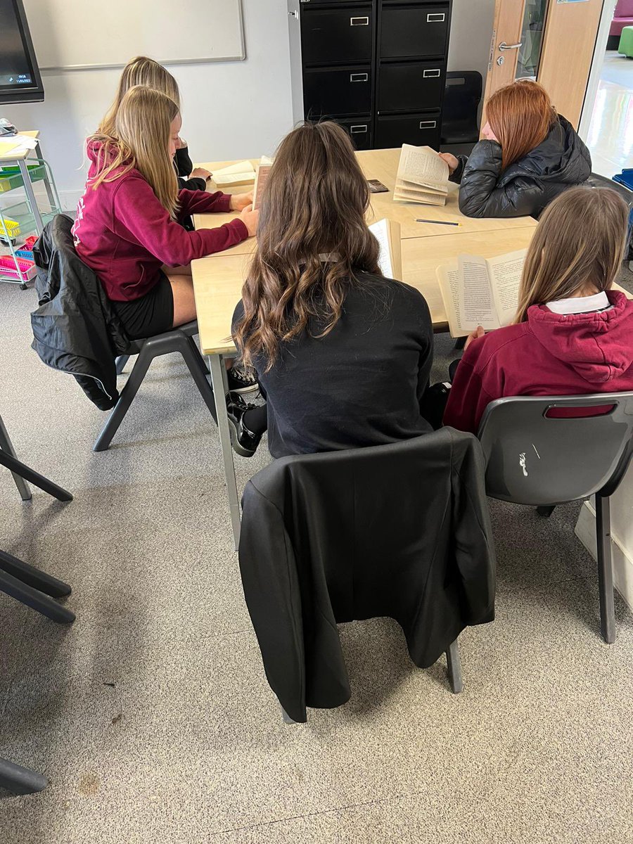 CaldervaleLib's tweet photo. Mrs Michie’s S3 class taking a 6 minute pledge break for #Keeptheheid. Hopefully lots of book recommendations coming to the library soon. #ReadingSchools https://t.co/aGPrShtMd0
