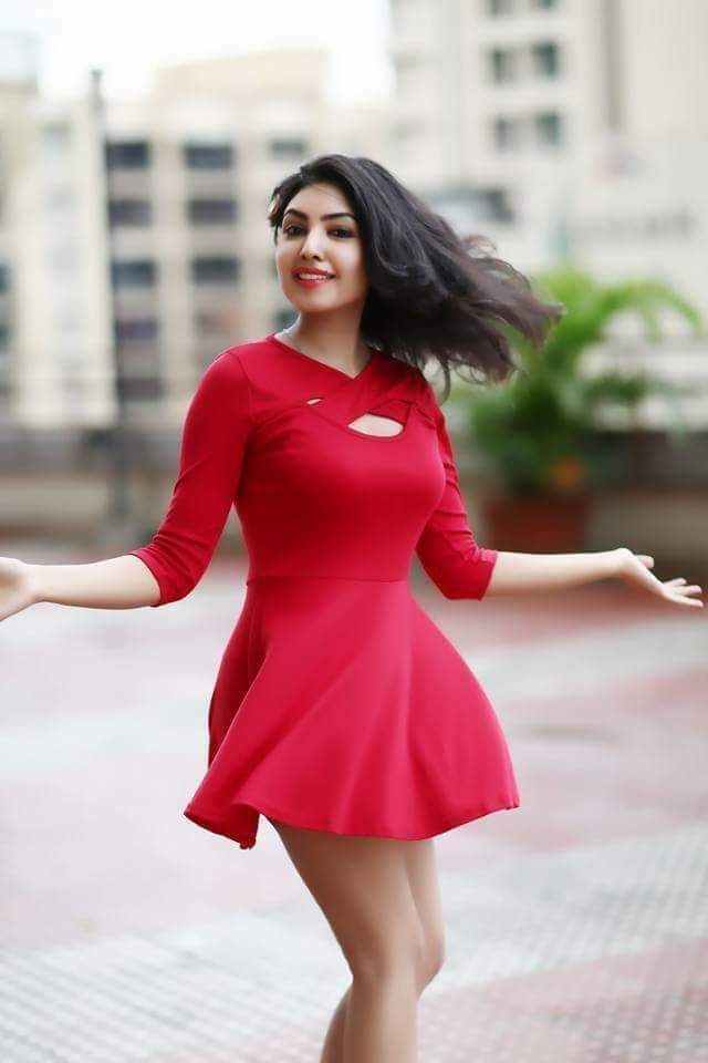 महफिल वो नही जहां चेहरों की तादाद हो,
महफिल तो वो है जहाँ तेरा खयाल आबाद हो!
