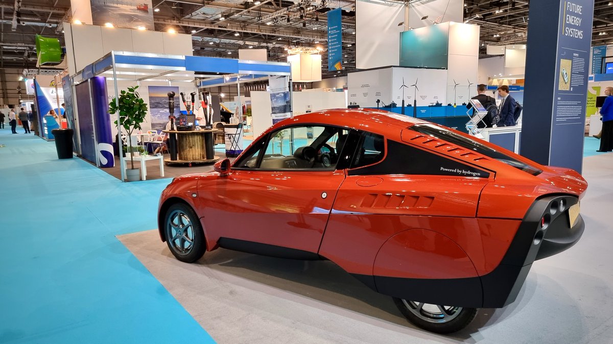 riversimple's tweet image. Want to see a Rasa for yourself? Join us next week (18th) at the Milford Haven Energy Kingdom open day. We will have Rasa&apos;s on display at the @mh_port refueller and the team will be on hand to answer any questions you may have!
#hydrogen #openday #h2in2022 #visitwales