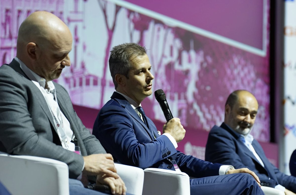 Cybertech_Globl's tweet photo. #CybertechEU Day 2. This morning, we welcomed a panel to discuss #Cyber #Resiliency for #FinancialServices.
Participating: Andrea Agosti, Paolo Borghesi, Alessandro Minoia, Leonardo Maria Rosa, Matteo Feraboli, and Fabio Colombo, Accenture, as moderator.
#datasecurity https://t.co/LuanILOof8