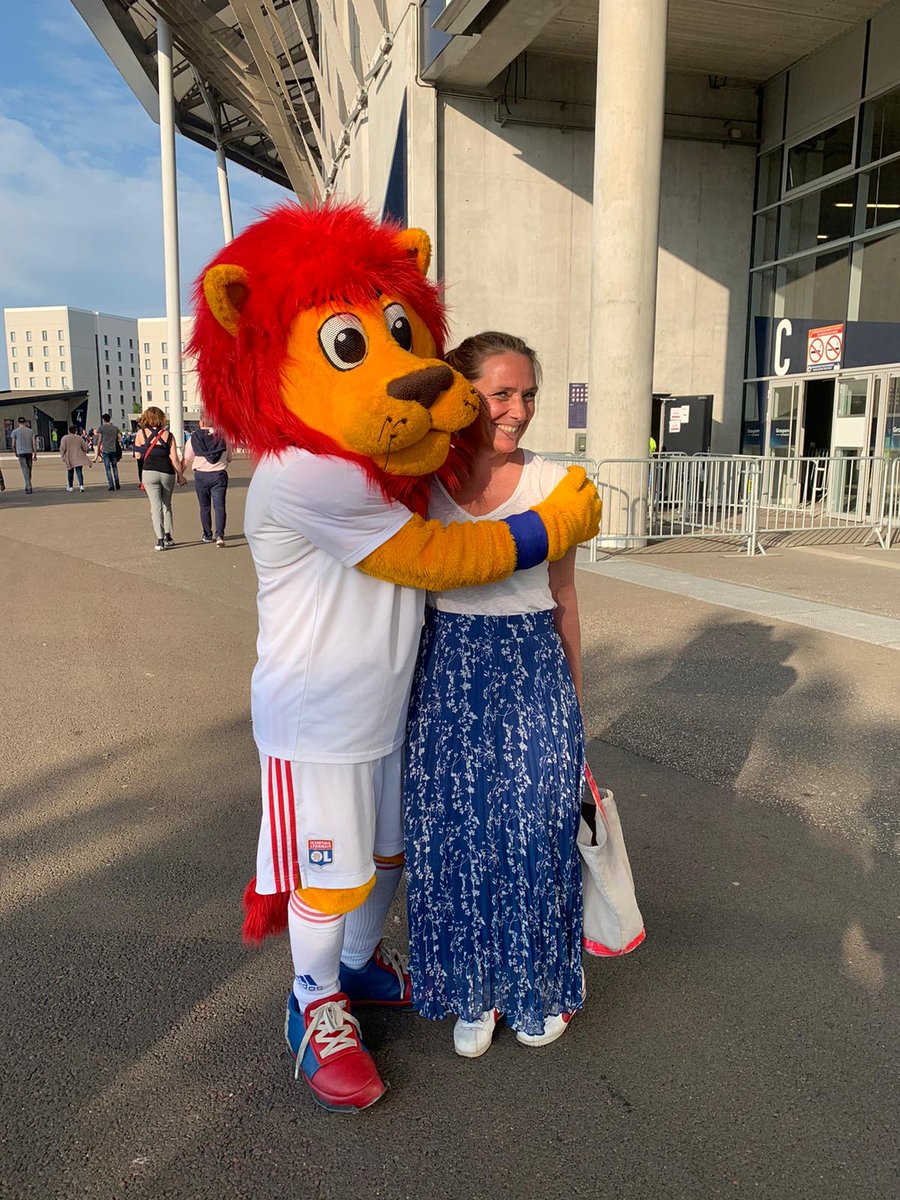 ArekipaProd's tweet photo. 𝐴𝑅𝐸𝐾𝐼𝑃𝐴 @ 𝐿𝑌𝑂𝑁 🔴🔵

Hier soir l’@OL fêtait les 20 ans de son premier titre en organisant le match des héros au profit de @UNICEF_france I Les mutuelles #Garance étaient le partenaire.

#Unicef #OL #olympiquelyonnais #MatchDesHeros @AgnesViode https://t.co/ZtLappkWJY