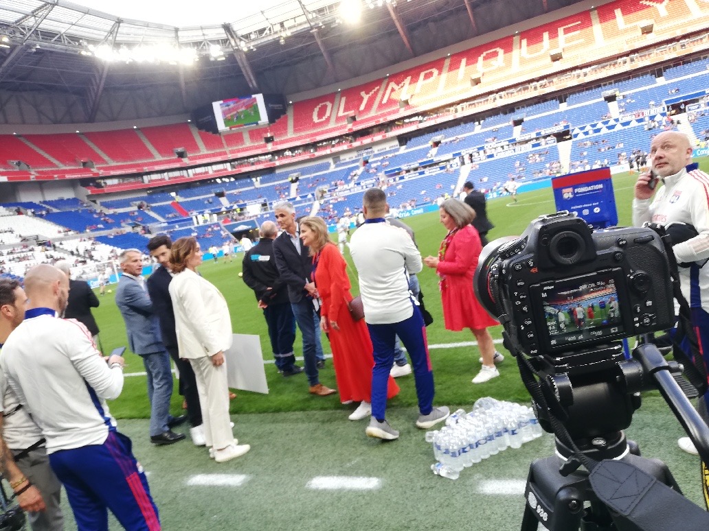 ArekipaProd's tweet photo. 𝐴𝑅𝐸𝐾𝐼𝑃𝐴 @ 𝐿𝑌𝑂𝑁 🔴🔵

Hier soir l’@OL fêtait les 20 ans de son premier titre en organisant le match des héros au profit de @UNICEF_france I Les mutuelles #Garance étaient le partenaire.

#Unicef #OL #olympiquelyonnais #MatchDesHeros @AgnesViode https://t.co/ZtLappkWJY