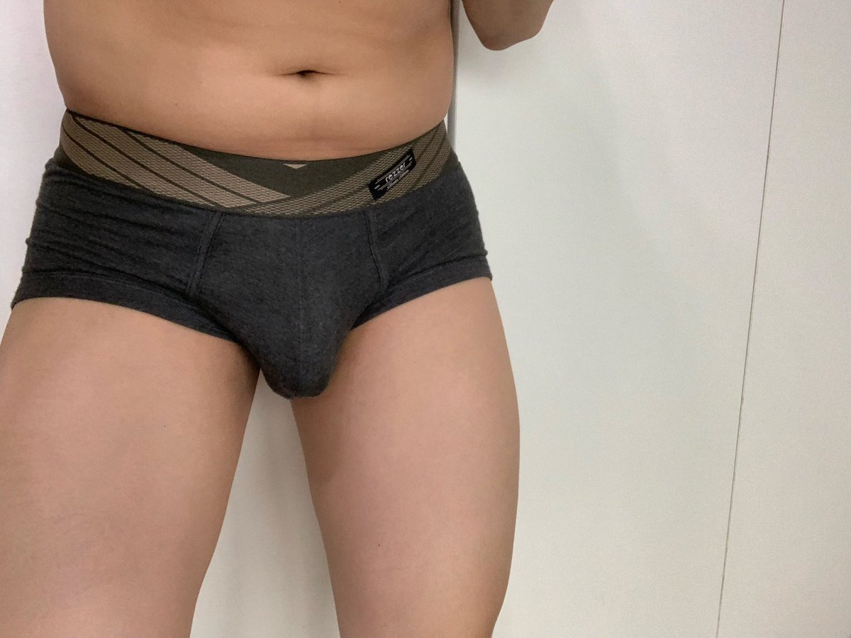 Way_one2's tweet photo. 腿是否太腫，角度問題 
還好平常會包起來
#rezzer 好穿 https://t.co/oAWjfefLSX