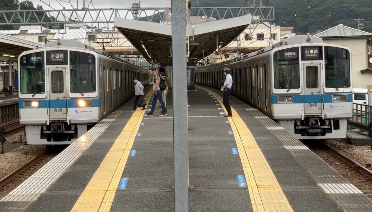 G9iygnS's tweet photo. 【1000形未更新ワイドドア並び】
1000形未更新記録動画その27
何だかんだ言って両方ワイドはあまり撮ってなかった見たいです😢
#小田急1000形未更新
#1000形未更新
#1000形未更新ワイドドア
#1752F
#1756F
#1753F
#1751F https://t.co/yhkdXMMdd4