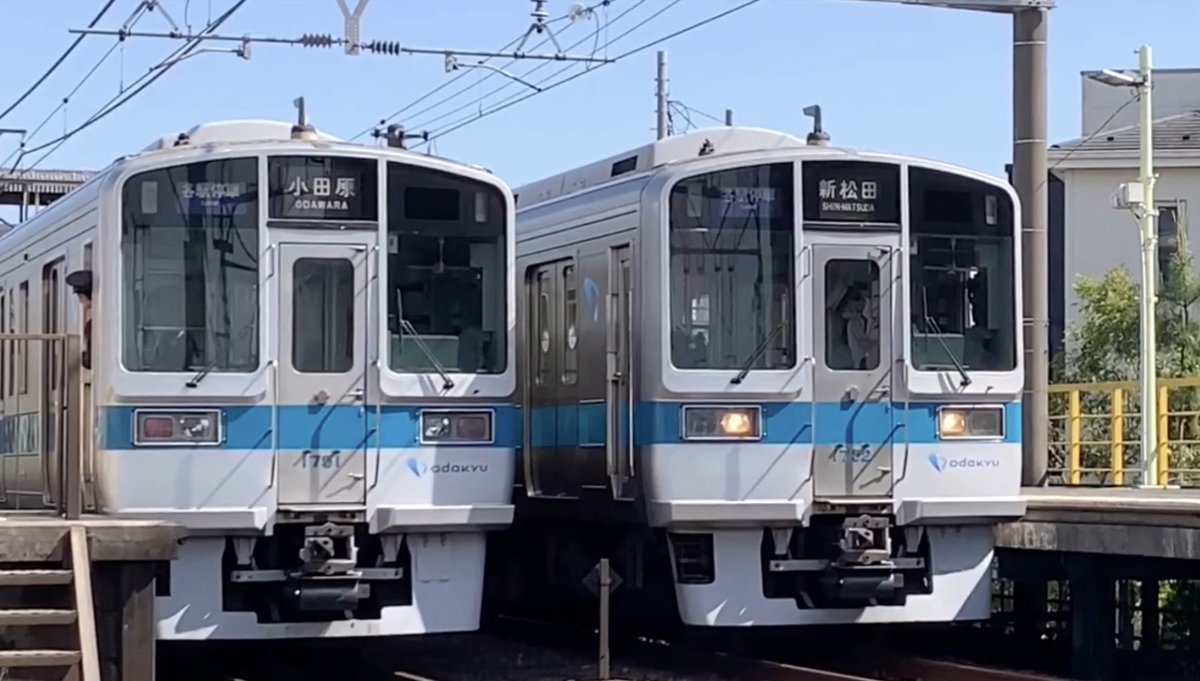 G9iygnS's tweet photo. 【1000形未更新ワイドドア並び】
1000形未更新記録動画その27
何だかんだ言って両方ワイドはあまり撮ってなかった見たいです😢
#小田急1000形未更新
#1000形未更新
#1000形未更新ワイドドア
#1752F
#1756F
#1753F
#1751F https://t.co/yhkdXMMdd4