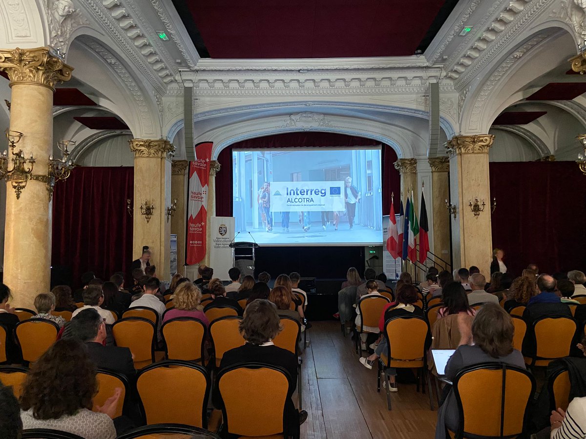 Dep_74's tweet photo. [Projet #transfrontalier] C’est parti pour les Rencontres transfrontalières de l’Éducation aux Médias et à l’Information #EMIDIA, à #Chamonix ! 📺🎙️ 

👉@MyriamLhuillier et Aurore Termoz étaient présentes pour ce premier jour.

+ d'infos sur le projet : https://t.co/P4s6vzUB2A https://t.co/80o9vxg9pU
