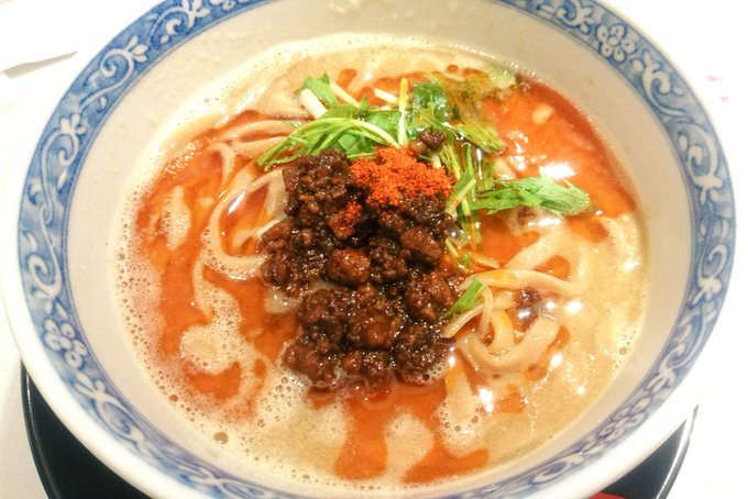 こっちはこの間食べたウマウマ担々麺!
平麺好きなのでとても良かった…! 