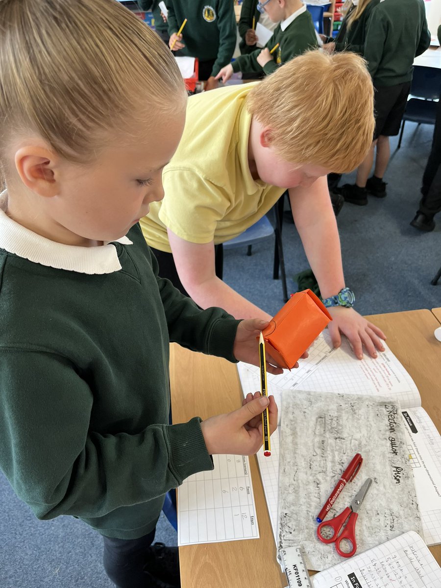 allsaintsfed's tweet photo. …Team Presley (3J) then had a go at making their own Alien 3D Shapes to see them in real life! 👽👾🛸 https://t.co/nO91V23jKM