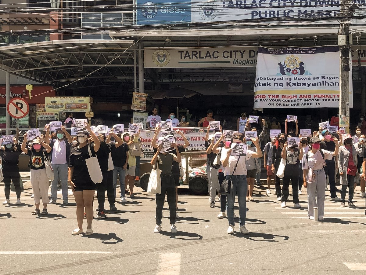 theworktsu's tweet photo. ICYMI: Nagtipon-tipon ang ilang grupo ng mga kabataan mula Tarlac City upang maglunsad ng isang kilos-protesta mula sa kahabaan ng F. Tanedo Street patungo sa tanggapan ng COMELEC isang araw matapos ang halalan.
BASAHIN: https://t.co/fZiFncofPg
#Halalan2022 https://t.co/qTdTlQs2pj