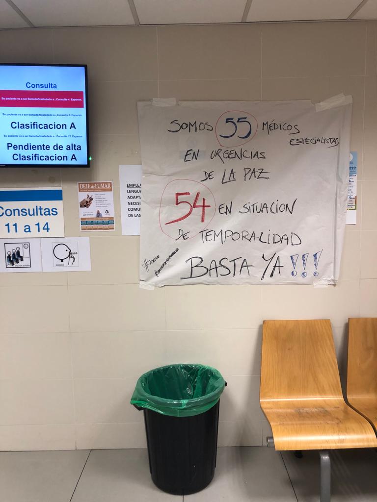 guguiBej's tweet photo. Urgencias Hospital de La Paz. Somos 55 médicos especialistas,de los cuales,54 estamos en situación de temporalidad. BASTA YA!! FIJEZA! #medicosenhuelga #FijezaYa https://t.co/cS7n4DrDM8