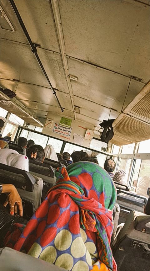 HeeralJadeja1's tweet photo. If wanna seriously enjoy your trip to any new place, just travel in the local transportation cuz it's fun😁😁 #travel #india #localbus #girforest #Gujarat #summertime #dancingbus https://t.co/ez6L9phKsb