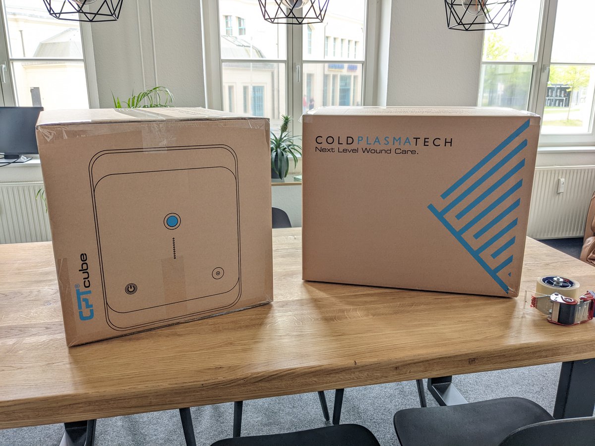 coldplasmatech's tweet photo. Yes!!! Auch heute machen sich wieder #CPTcubes auf den Weg die Wundbehandlung zu revolutionieren!
Überall in Deutschland etablieren sich jeden Tag neue CPT Plasma Kompetenz Zentren um chronischen Wunden den Kampf anzusagen!!  #coldplasmatech https://t.co/zbUZ4UHuCt https://t.co/Bw76iyqXRO