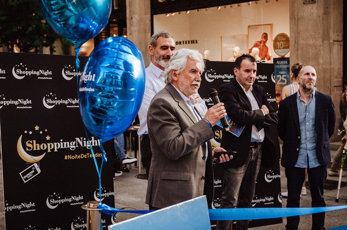 ccaourense's tweet photo. Fotografías da inauguración da #noiteDeTendas

Podes ver a galería de imáxenes completa en 
https://t.co/yi67uBeAqW

#shoppingnightourense #ourense https://t.co/MoNSD8WJB6