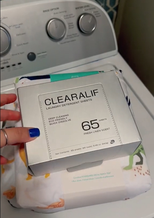clearalif's tweet image. How to Wash the Boy's New Sheet Set?
Try to use an eco-friendly laundry detergent sheets. It’s very soft and lovely. Almost smells like baby powder.
#clearalifofficial #ecofriendly #Sustainable  #sustainableliving #zerowaste #environment  #nature #gogreen #savetheplanet #laundry