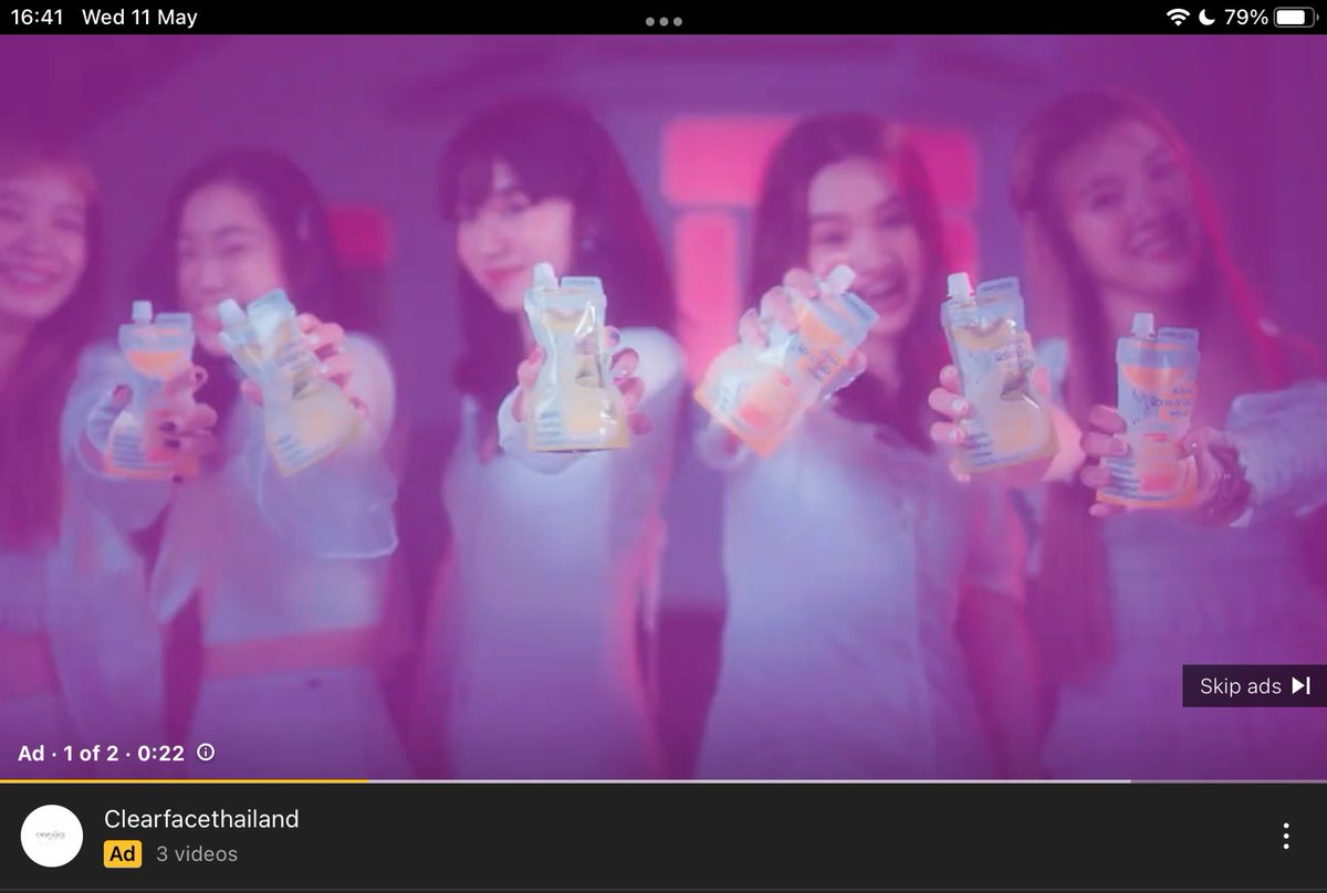 howareyour_3's tweet photo. ชอบคนตรงหน้าหนึ่งปีแล้วแต่คือชั้นพึ่งเห็นโฆษณาอันนี้ครั้งแรกในสายตา https://t.co/4QWQjflQ58