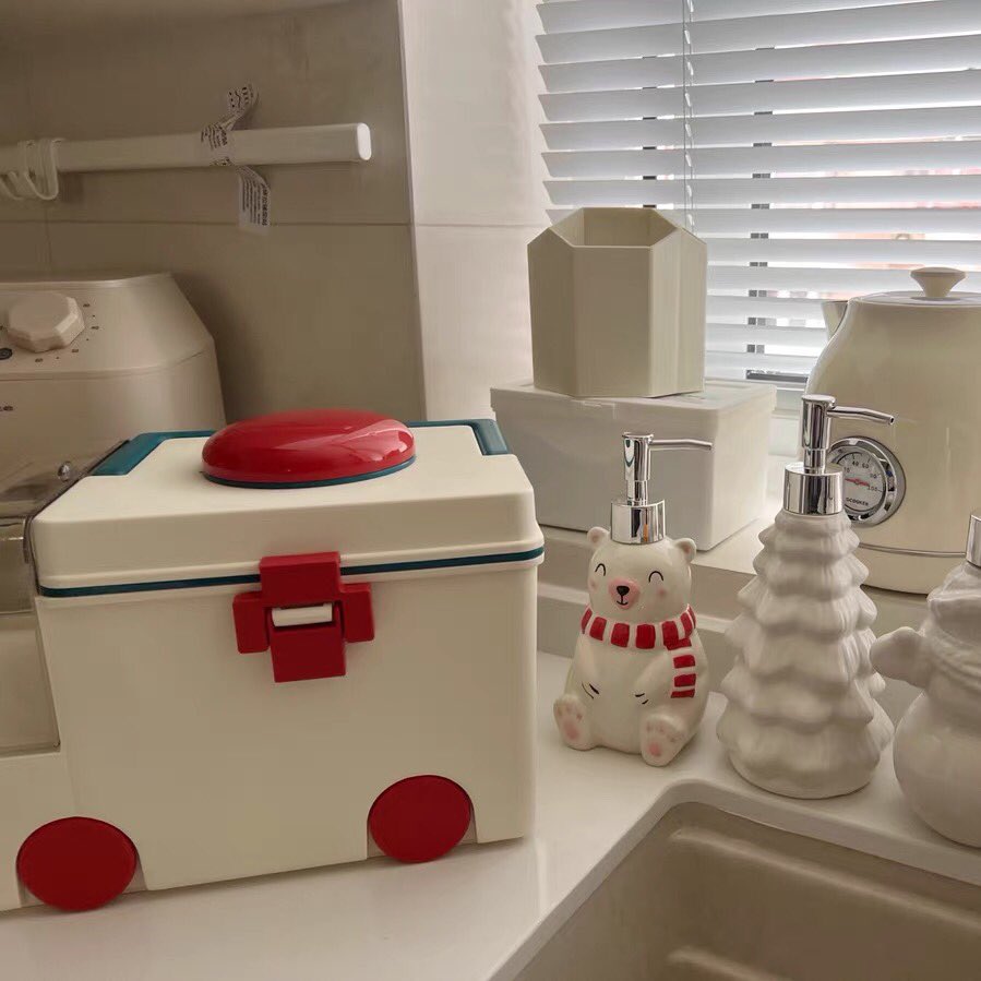 rararell's tweet photo. Medicine box 🚑🍒
กล่องเก็บยาจำเป็ต้องน่ารักขนาดนี้มุ้ยย เก็บได้หลายช่องเลยค่ะเยอะมากๆมีดีเทลตรงฝาแยกยาได้น่ารักมากๆๆๆ
🚑400฿ preorder 2-3 weeks ka🚑
#rarellupdate #พรีออร์เดอร์เกาหลี #พระบิดา #โหนกระแส #ผ้าผีบอก #บุพเพ๒ #ลาซาด้า #ZhanZheHan #แตงโมต้องได้รับความยุติธรรม https://t.co/rMVJydS6IM