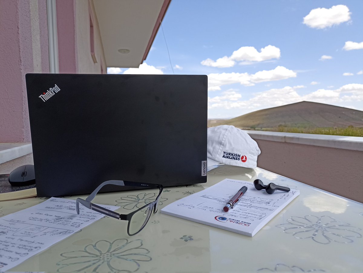 _dionoia's tweet photo. İş için @LenovoTurkiye  thinkpad, güneş için bir adet @TurkishAirlines şapkası ve çalışmak için bir temiz hava yeter :) https://t.co/ITxNN4Six4