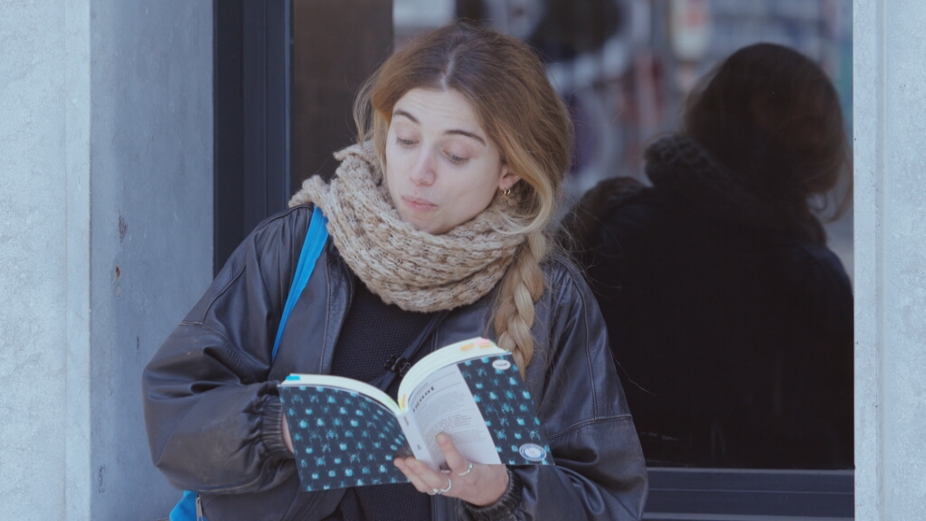 3CatCorporatiu's tweet photo. 📺 Demà, nou capítol de #Lluernes33 sobre la novel·la "Ignot" (@Ed_Periscopi), de @homemanuscrit

✨Una novel·la que gira al voltant de la necessitat de crear, de les expectatives i de la frustració

⏰Dijous, a les 22.15, al @canal_33 

➡️https://t.co/SMVKjpYukz https://t.co/DkqawRmdli
