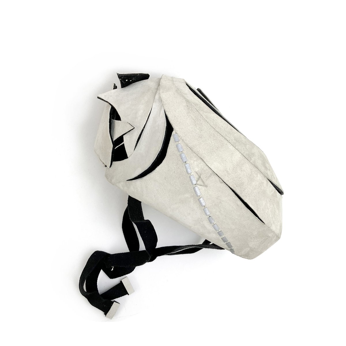 KHmillinery's tweet photo. Delighted to have created this sculptural cycling helmet for Wherever I Lay My Hat, a #LondonCraftWeek exhibition, raising awareness for @Shelter .
Find out more here: https://t.co/VtZUUbDhX7 https://t.co/ECK8jKTZbb
