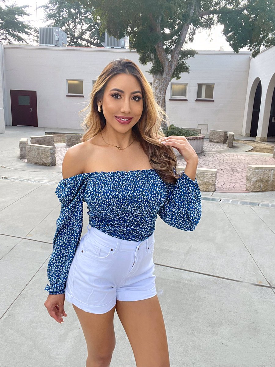 roswear's tweet photo. We’ve got everything ready for summer 😌🏝✈️👗⛱🏖
#rosweargirl #roswear #roswearjeans #ruffletop #modeling #posture #ootd #photography https://t.co/XKz09H1DTJ