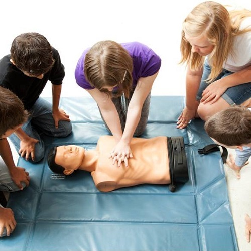 LancsLibraries's tweet photo. Find out how to save a life at #ChatburnLibrary on Thursday 9 June at Lancashire Lifesavers provided by Lancashire Adult Learning https://t.co/op0zwqw4xL  This event is free to all adults over 19. Places are limited, please telephone, e-mail or pop into the library to book. https://t.co/6vxRQQuMKu