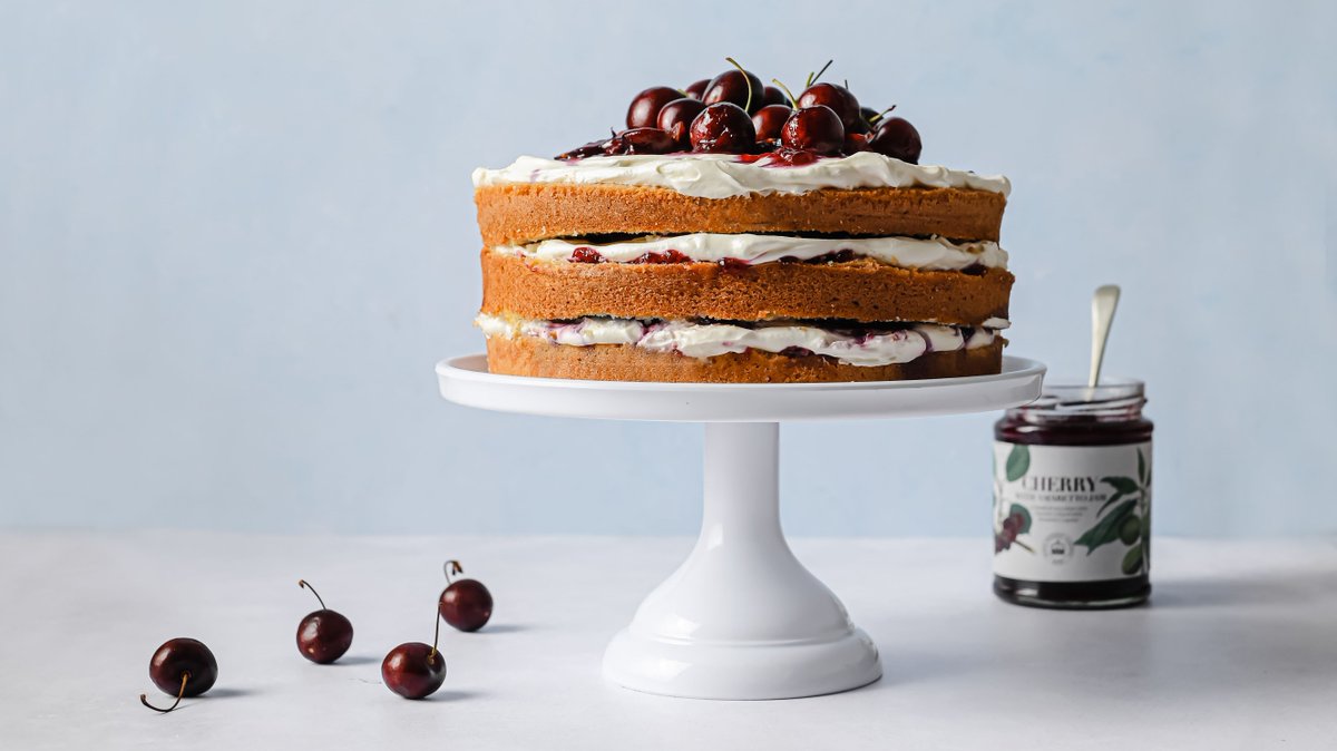 CTPreserves's tweet photo. #VictoriaSpongeDay is here ๐ the ultimate classic cake is definitely deserving of its own day. The question is, which element is your favourite, the sponge, the buttercream or the #Jam? RT and let us know #CakeLovers https://t.co/oenpF1Zhd3