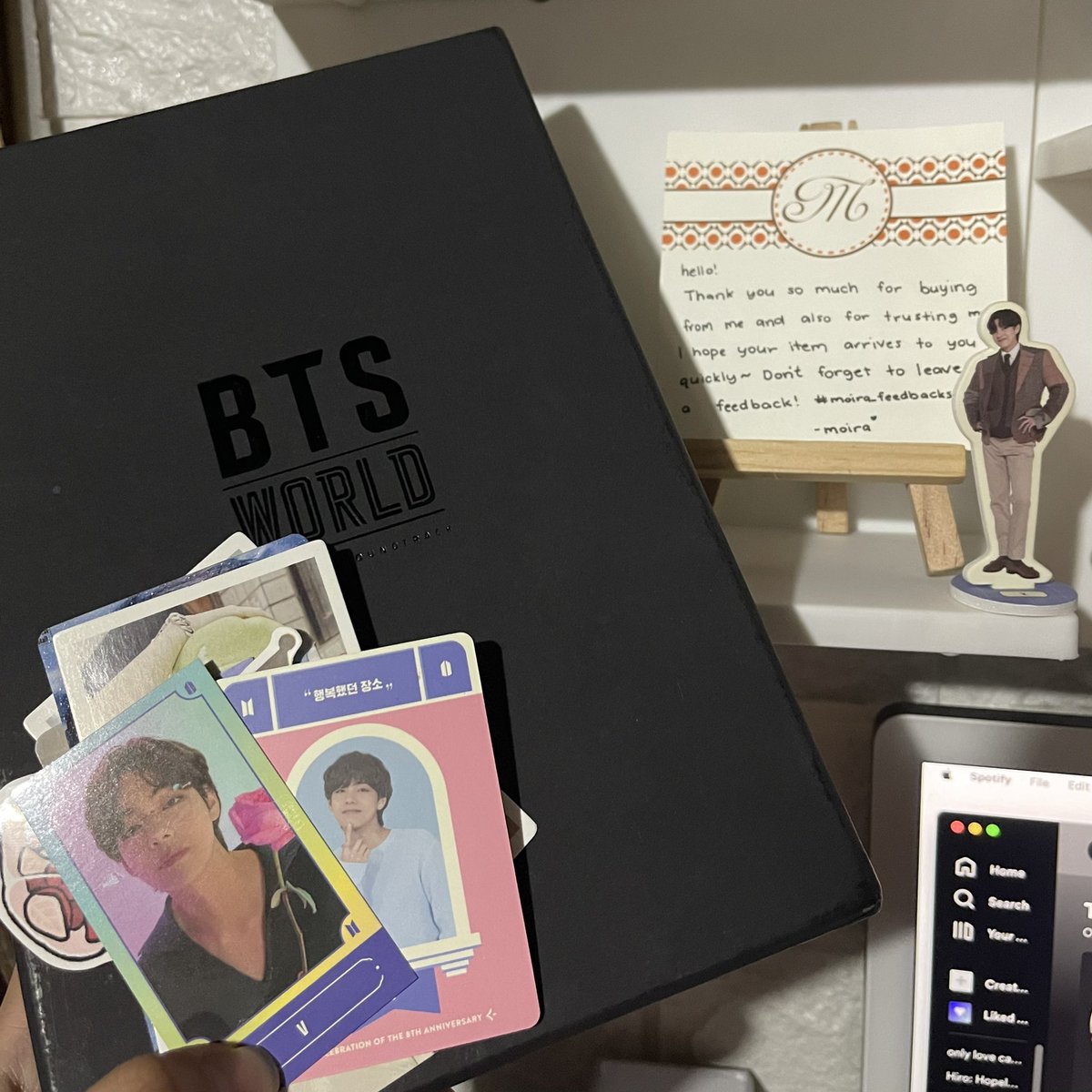 by_namgicart01's tweet photo. #monminbudols #moira_feedbacks 

thank you @moira_cart for my bts world album 💗 also for the freebies ! v smooth transaction and accommodating seller :] https://t.co/lAeJ4aPD6s