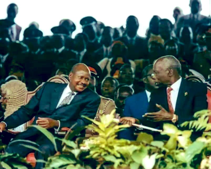 Renaissance_Fdn's tweet image. This is January 1998 , President Arap Moi and @KagutaMuseveni in Nairobi at a presidential swearing ceremony.  #EastAfricanUnity  carrying on the mission @mkainerugaba @MoiGideon