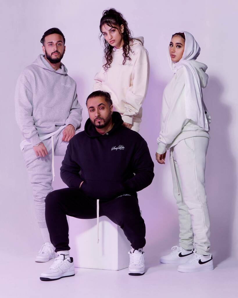 SEEQLDN's tweet photo. South Asian representation has still got a long way to be seen and heard within mainstream media. 

With the likes of major tv productions feature maybe one or none at all. Within the fashion industry there is still lack of representation and when repres… https://t.co/0PHFXryD3i https://t.co/0bkrupBTuW