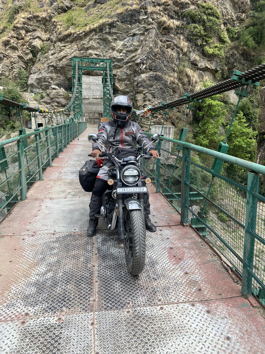 chibRajaJi's tweet photo. From #Jammu to the Last Habitat village MAANA; it took 8 days
#Jammu~> #Rishikesh ~>#Kedarnath~>#Tungnath~>#Kalpeshwar ~>#Badrinath~>#Maana incredible experience #Soloride #Hness #Cb350 https://t.co/wUgYQ1AFvU