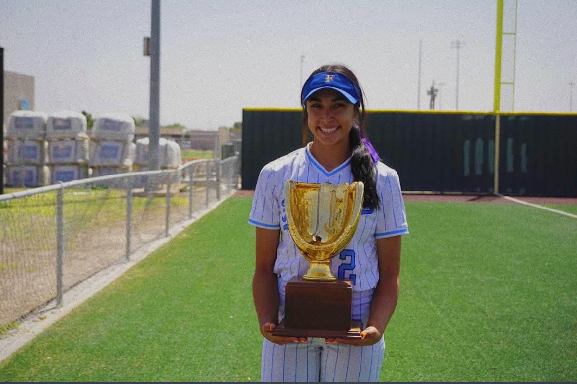 makaylaagarcia3's tweet photo. playoff pictures🤍 #oneroundatatime https://t.co/nCWavnQWjl